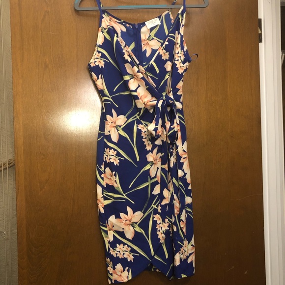 Sienna sky floral blue wrap dress - Picture 2 of 6